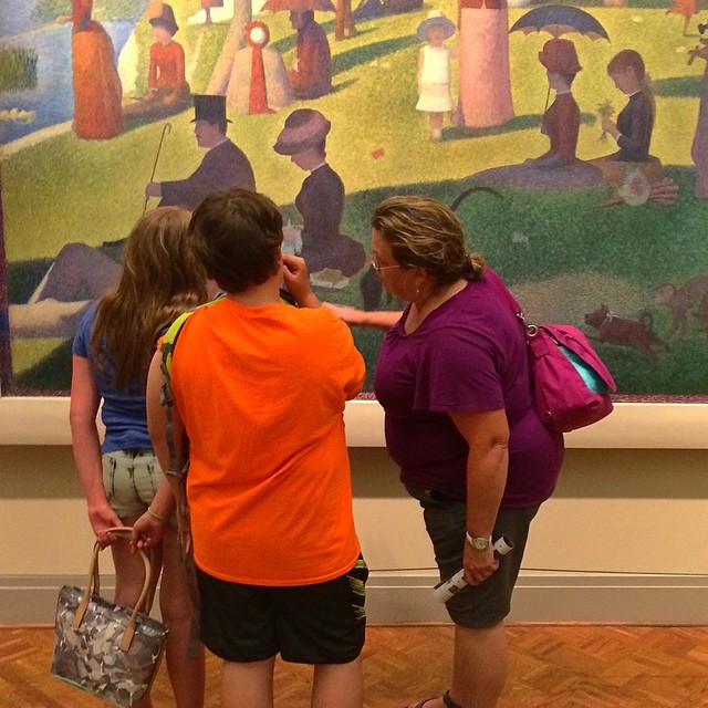 As she taught me, she teaches a new generation about #modernart #modern_art #chicago #chicagoartinstitute #chicago_art_institute #seurat Sunday In The Park