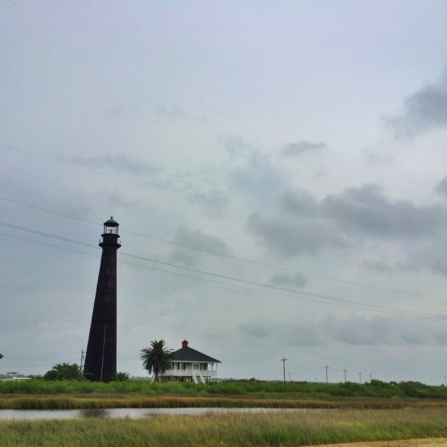 Monochromatic Lighthouse