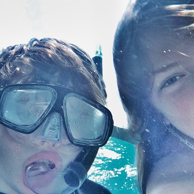 Edan and Sara underwater