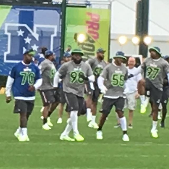 Fat Boys dog it in the back. #nflprobowl