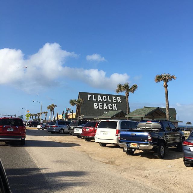 Busy Beach Day and no parking at the Funky Pelican. #flaglerbeach #funkypelican